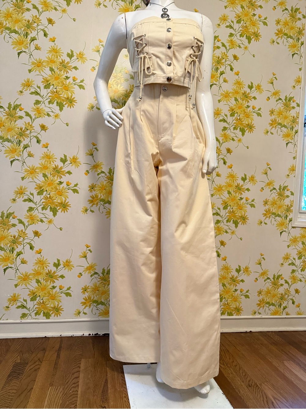 Wide-Leg High-Waist Cream Pants Co-odd size M